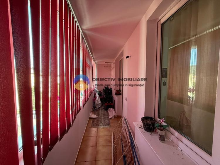 Apartament cu 4 camere semidecomandat în Precista