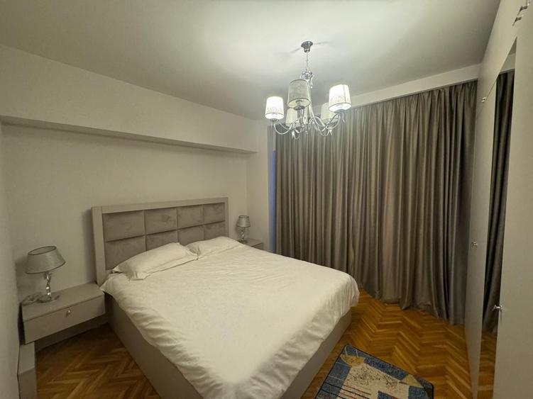 Apartament cu 3 camere decomandat, mobilat în Trocadero