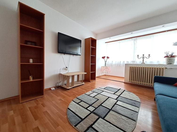 Apartament cu 2 camere semidecomandat în Universitate