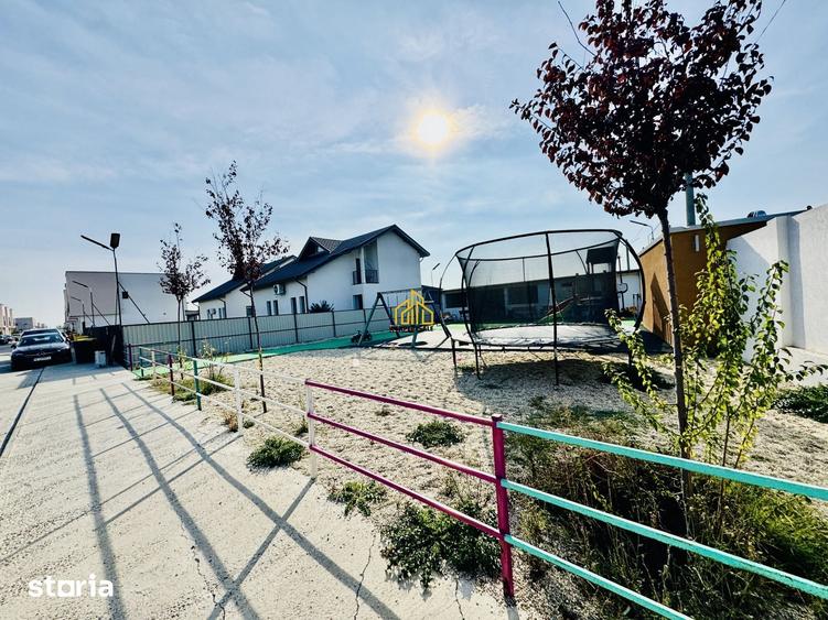 Casă cu 5 camere cu Teren 300 Mp în Domnești