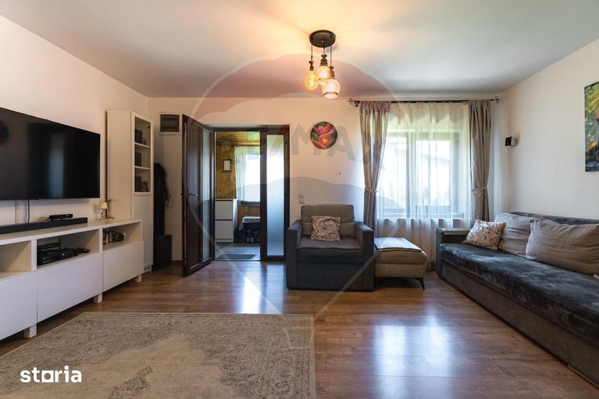 Casă cu 4 camere cu Teren 589 Mp în Feldioara