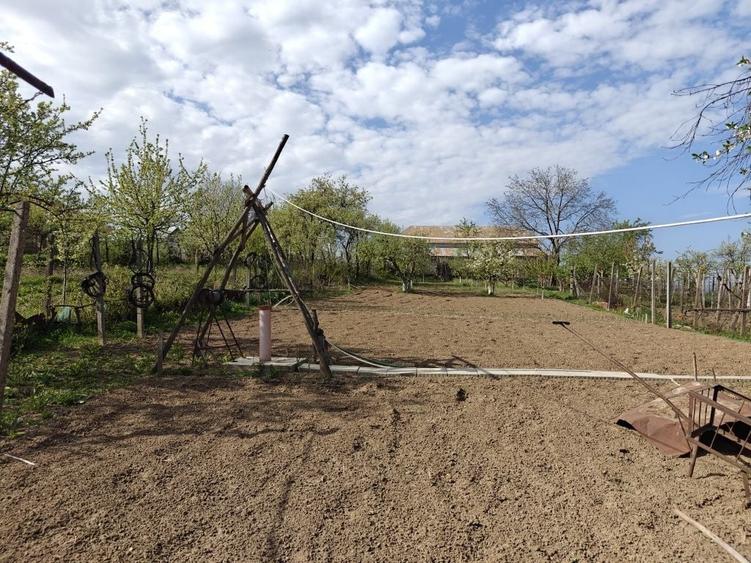 Casă cu 4 camere în Faraoani