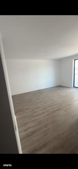 Apartament cu 3 camere în Tolstoi