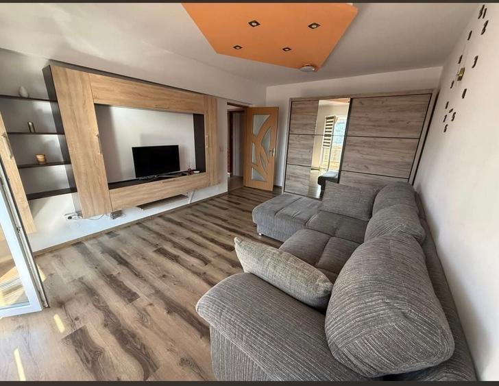 Apartament cu 2 camere decomandat în Republicii