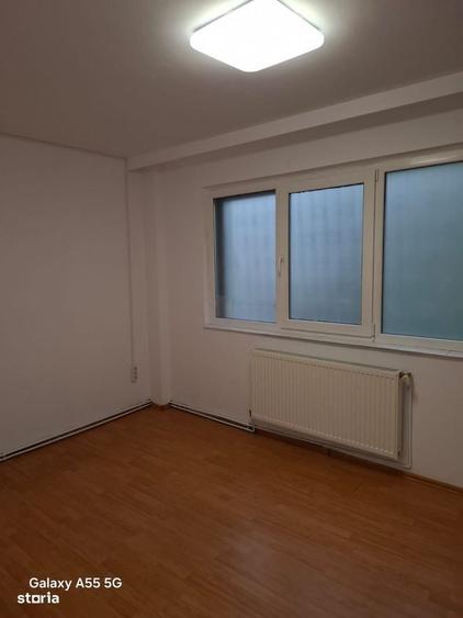 Spațiu comercial, de 16 mp, în Centrul Civic