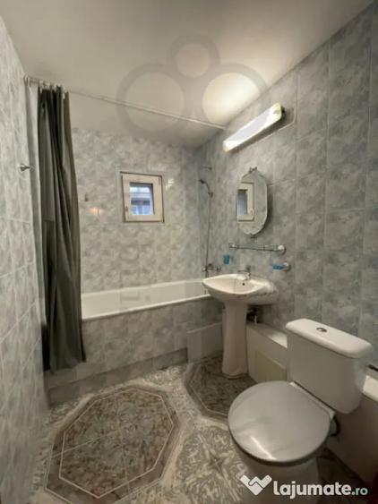 Apartament cu 3 camere decomandat în Mărăști