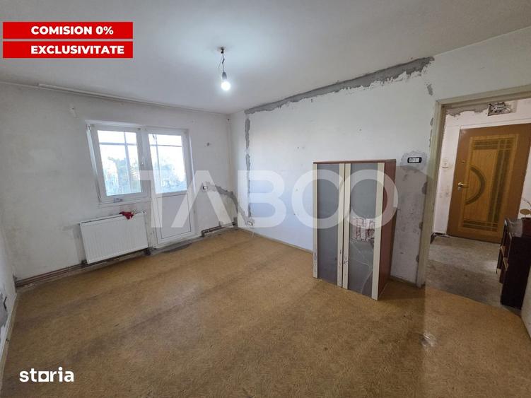 Apartament 2 camere semidecomandat zona Tudor Vladimirescu etaj 4 - 1