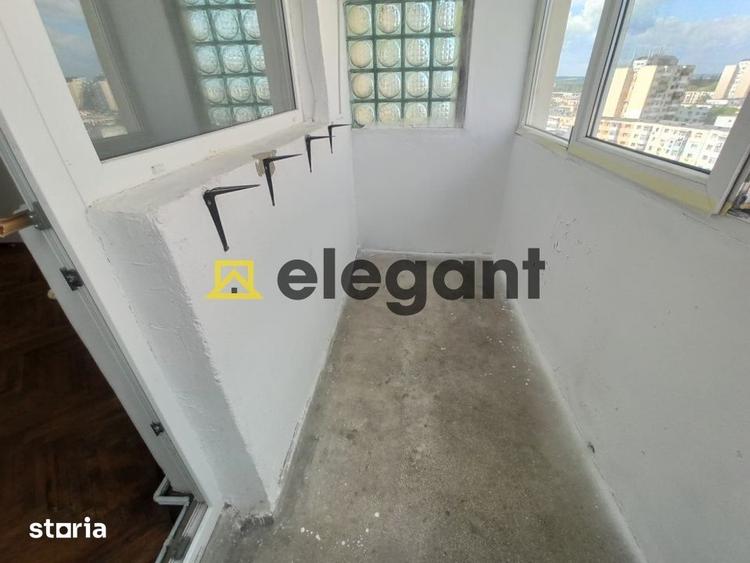 Apartament cu 3 camere decomandat în Craiovița Nouă
