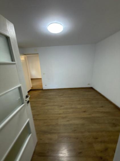 Casă cu 3 camere cu Teren 300 Mp în Delfinariu
