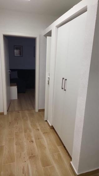 Apartament cu 3 camere semidecomandat în Dacia