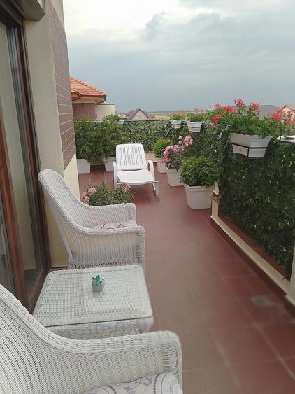 Apartament cu 3 camere decomandat în Vest