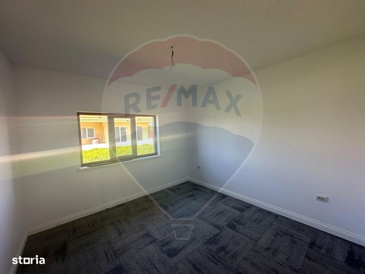 Casă cu 4 camere cu Teren 718 Mp în Central