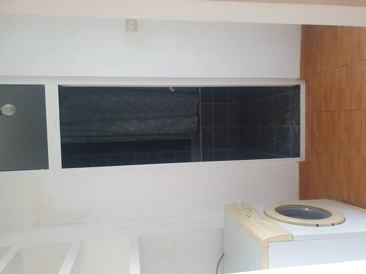 Apartament cu 3 camere nedecomandat în Central
