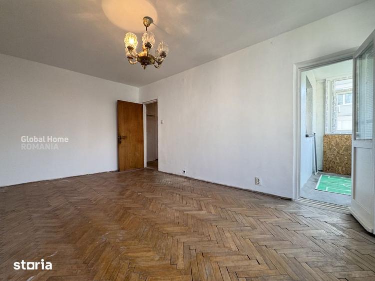 Apartament cu 3 camere decomandat în Vitan
