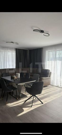 Penthouse cu 3 camere semidecomandat, mobilat în Florești