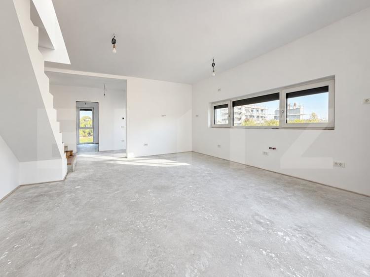 Duplex cu 5 camere cu Canalizare în Dumbrăvița