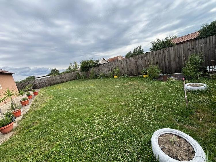 Casă cu Teren 800 Mp în Vlăngărești