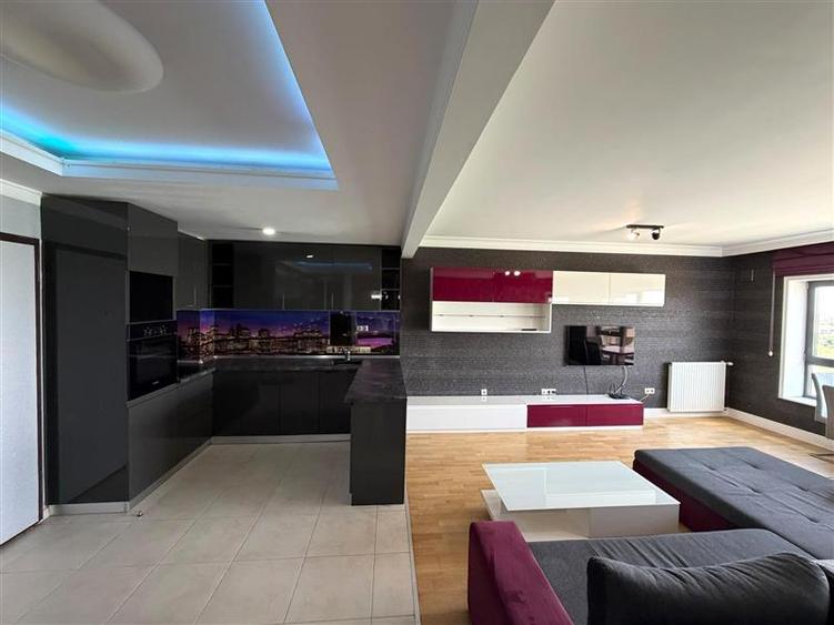 Apartament cu 2 camere semidecomandat în Tei