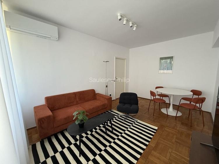 Apartament cu 3 camere, proaspat renovat, ultracentral Bd. Magheru