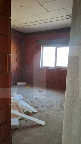 Casă individuală cu 4 camere cu Garaj în Slătioara