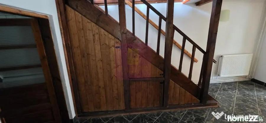 Casă cu 5 camere cu Teren 251 Mp în Zamora