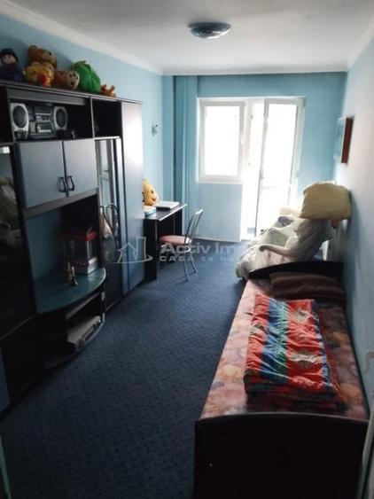 Apartament cu 4 camere decomandat în Ostroveni