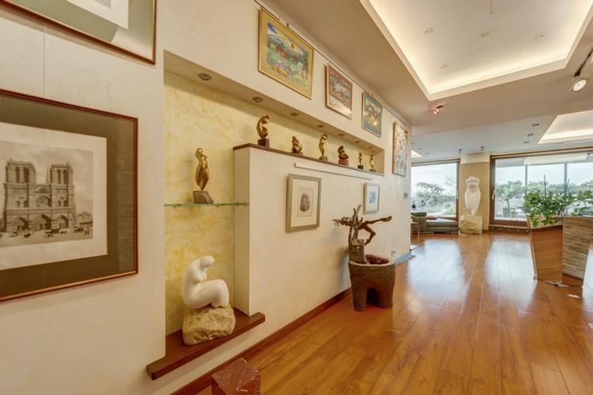 Penthouse cu 6 camere decomandat în Herăstrău