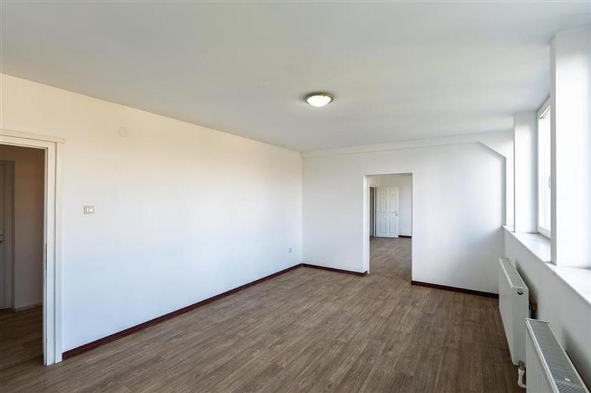 Spațiu comercial, de 113 mp, în Periferie