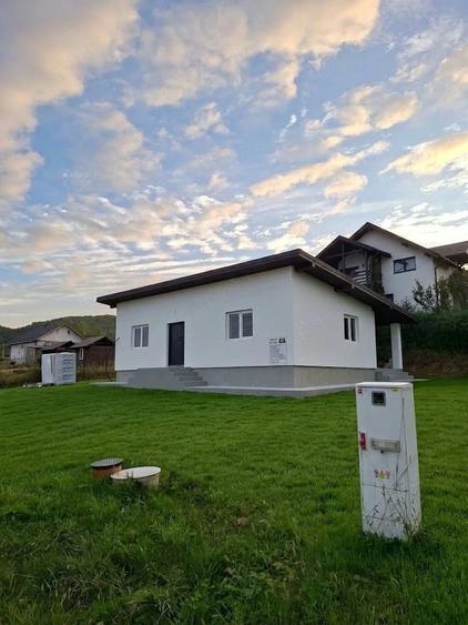 Casă cu 3 camere cu Teren 450 Mp în Central