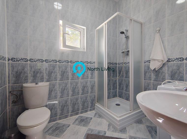 Casă individuală cu 5 camere cu Canalizare în Central