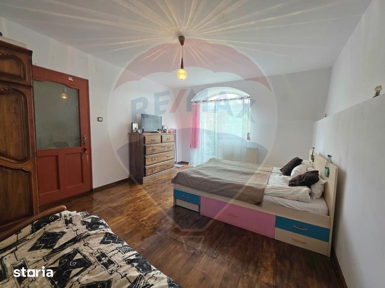Casă cu 4 camere cu Teren 152 Mp în Central