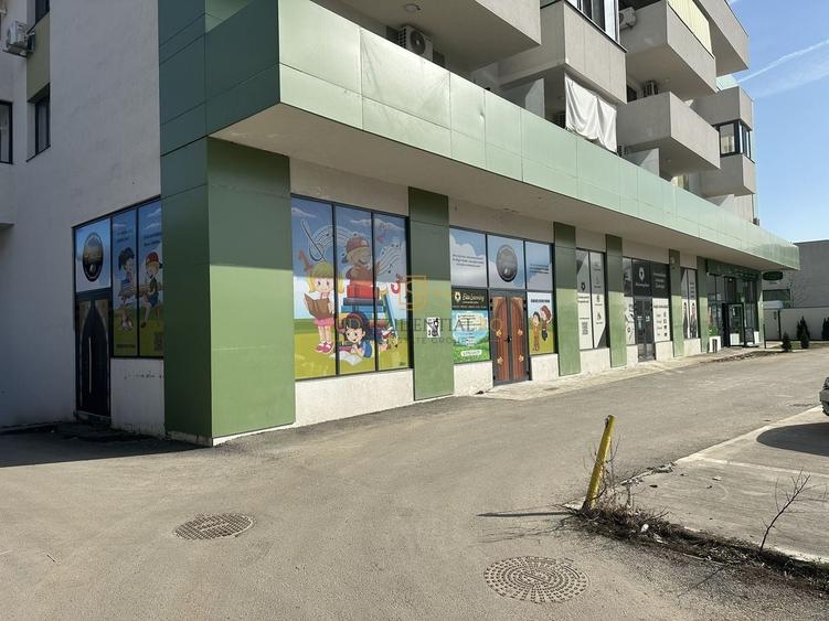 Spațiu comercial, de 128.39999389648 mp, în Titan