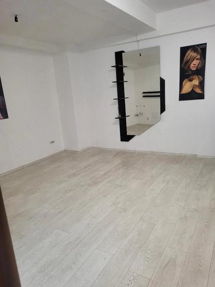 Spațiu comercial, de 56 mp, în Trocadero