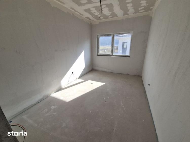 Casă cu 4 camere cu Teren 220 Mp în Gilău