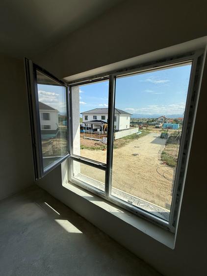Duplex cu 4 camere cu Canalizare în Șura Mică