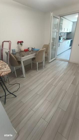 Casă cu 4 camere cu Teren 438 Mp în Romanești