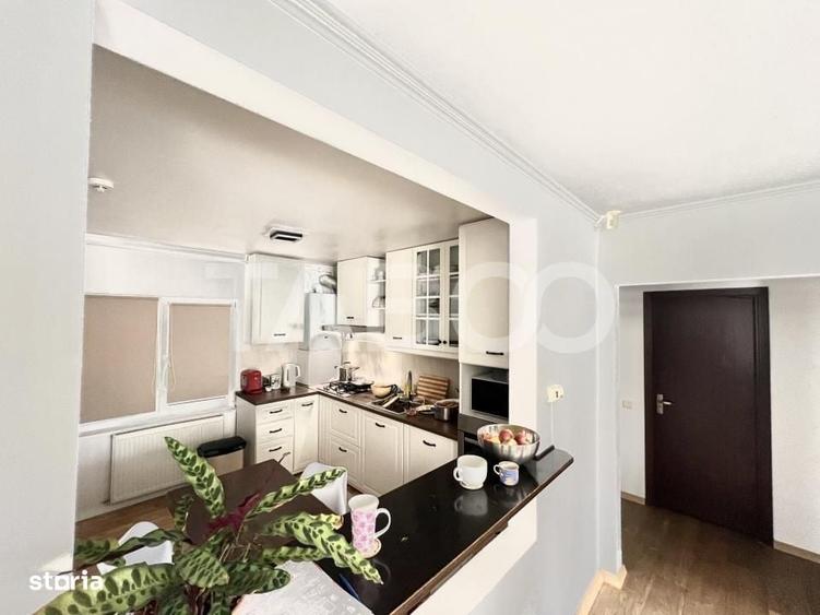 Apartament cu 4 camere semidecomandat în Între Lacuri