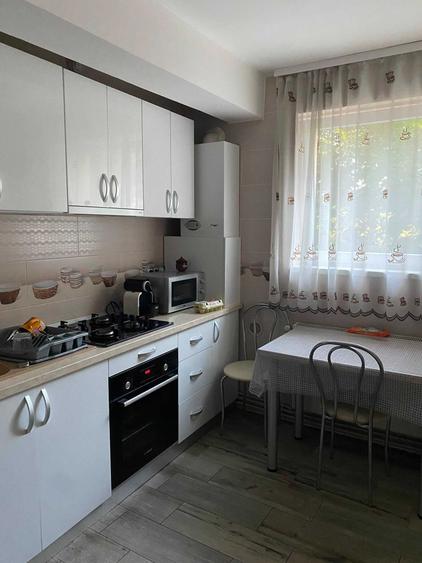 Apartament cu 3 camere decomandat în Ultracentral