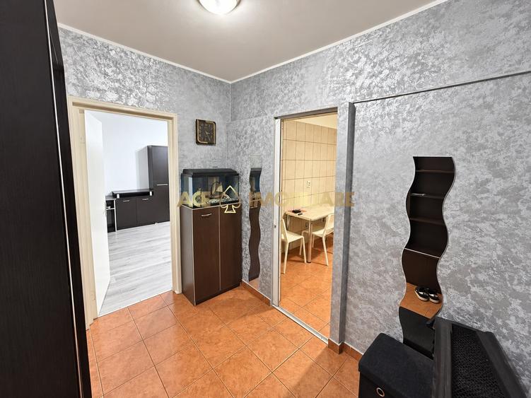 Apartament cu 3 camere decomandat, mobilat în Berceni