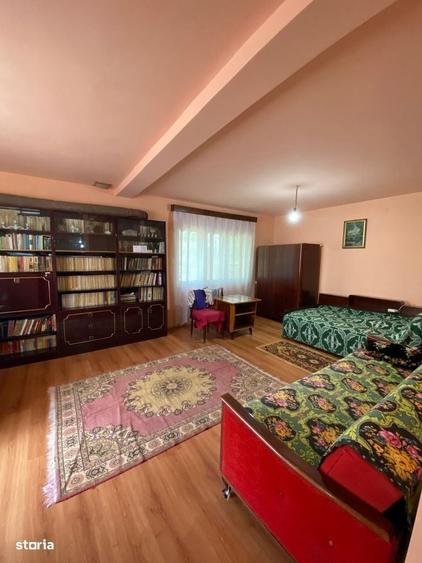 Casă cu 3 camere în Șimnicu de Sus
