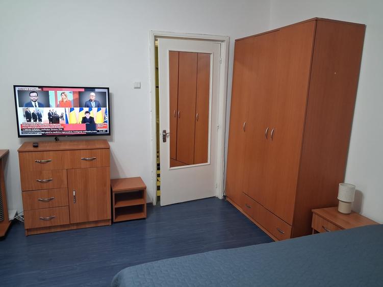 Garsonieră decomandată în Decebal