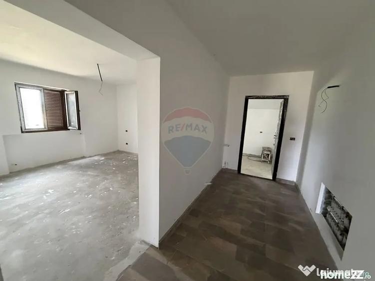 Casă cu 5 camere cu Teren 3960 Mp în Lămotești