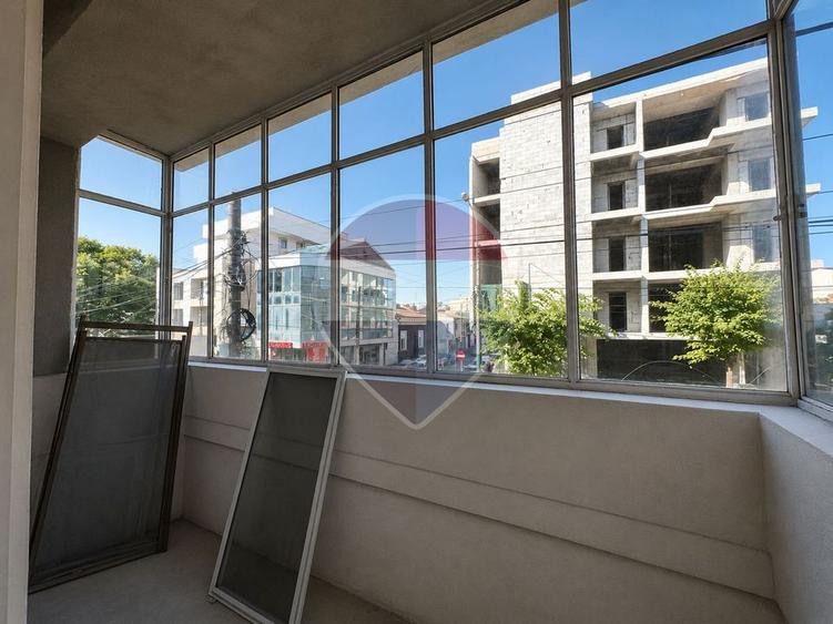 Apartament cu 3 camere de vânzare zona Bd Mamaia Constanta - 6