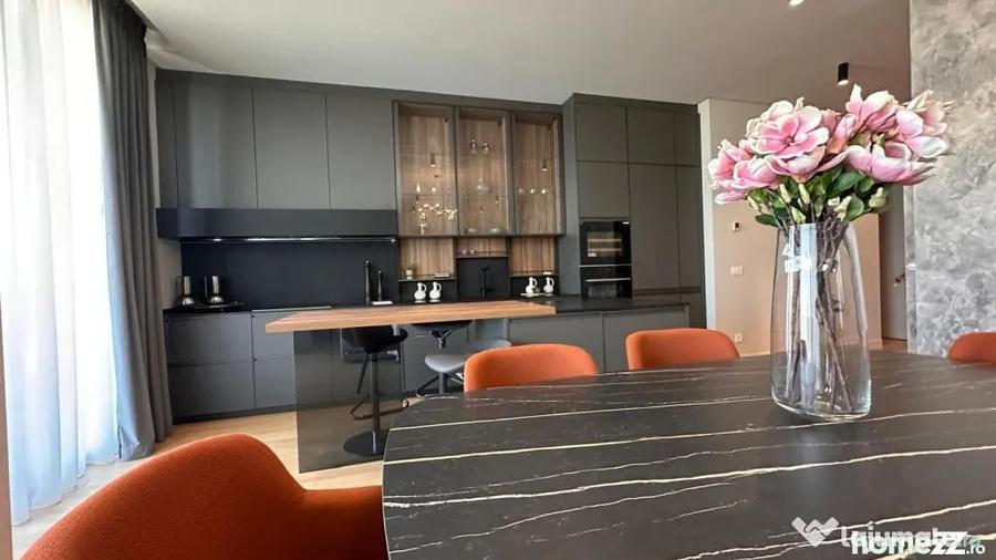 Apartament cu 4 camere semidecomandat în Floreasca