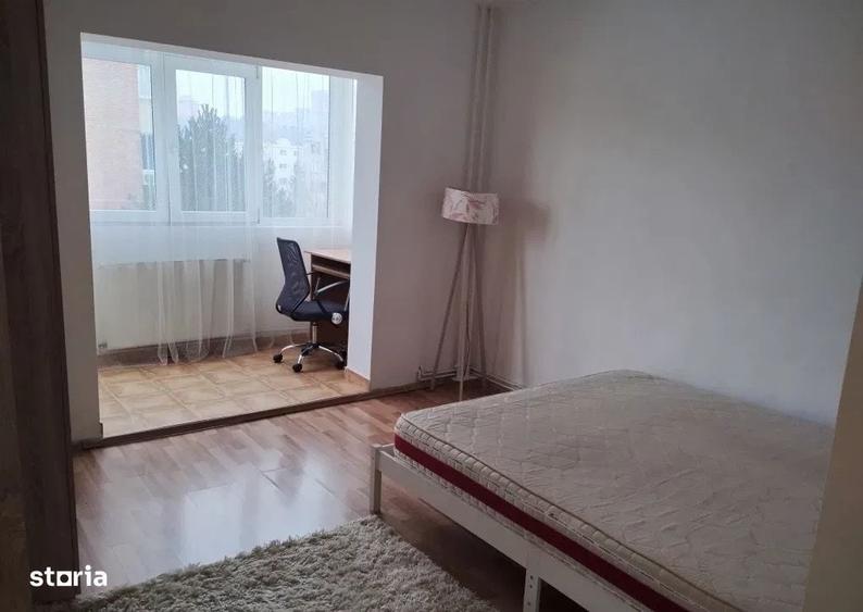 Apartament cu 4 camere în Plopilor
