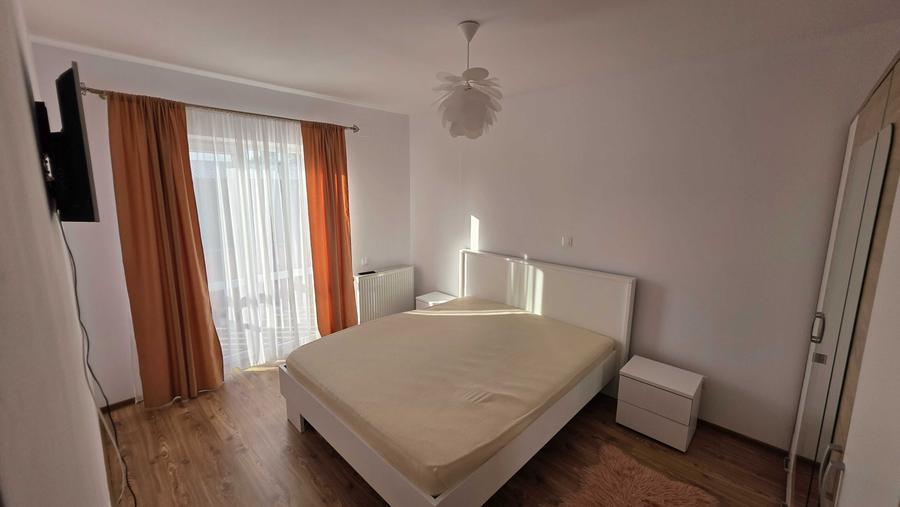 Apartament cu 3 camere decomandat în Triaj