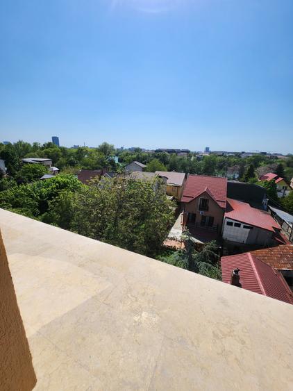 Apartament cu 3 camere în Băneasa