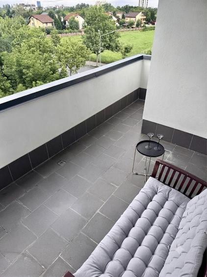 Apartament semidecomandat în Sisești