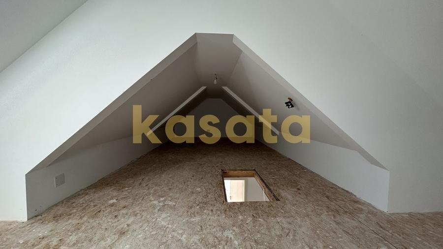 Duplex cu 4 camere cu Canalizare în Balotești