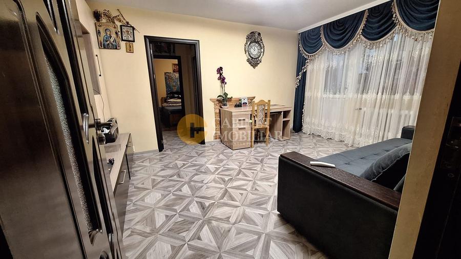 Apartament cu 2 camere semidecomandat, mobilat în Podu Roș